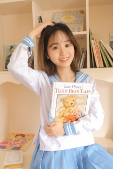 两个小婕子和我做愛HD